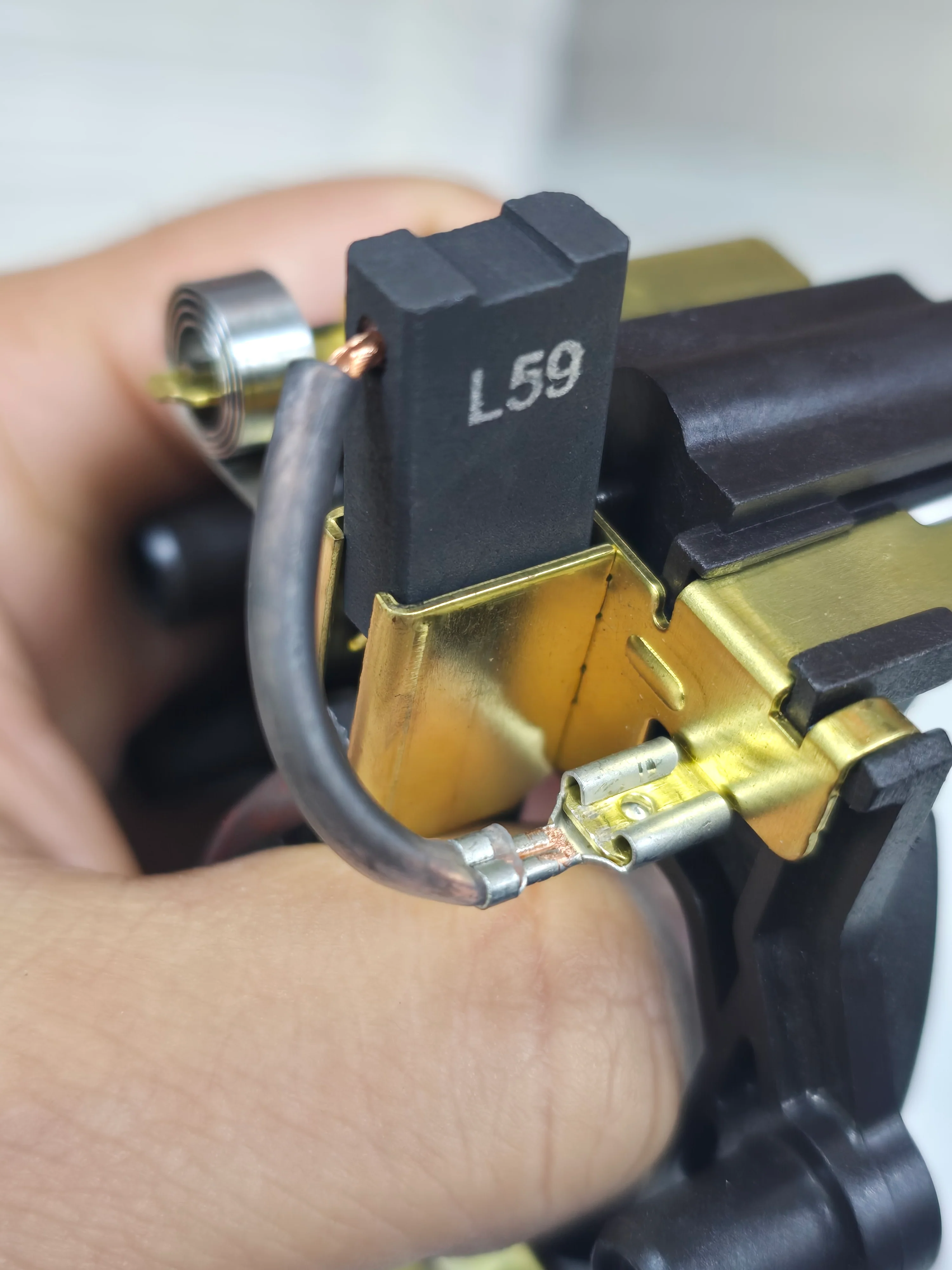 Carbon Brushes for Dewalt Mitre Saws DWS780 D23700 DW718XPS DW718 DW717XPS DW717 - Image 3